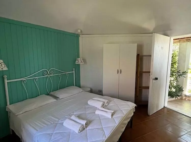 اقامتگاه Villaggio Camping Formicoli