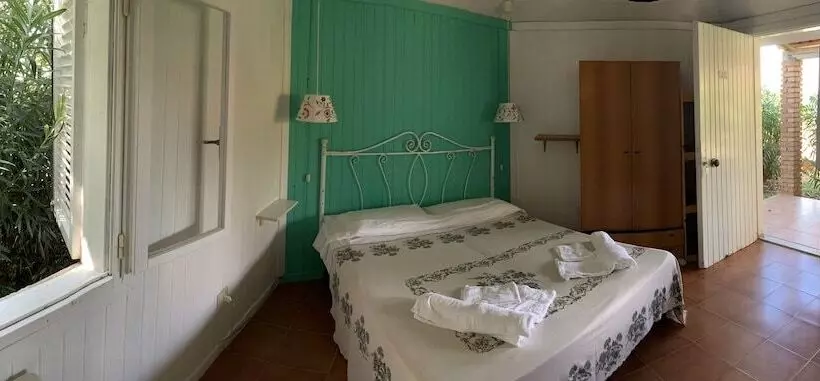 اقامتگاه Villaggio Camping Formicoli