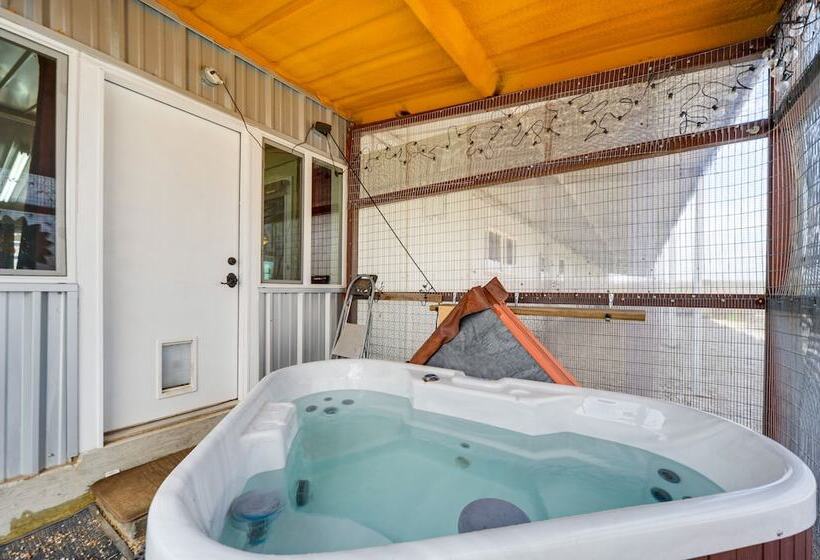 Rustic Coleman Retreat On 300 Acres W/ Hot Tub!