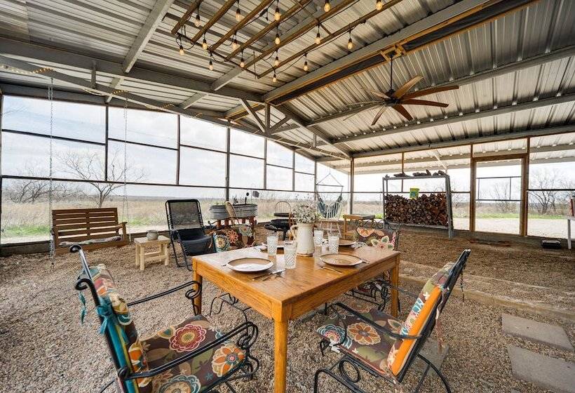 Rustic Coleman Retreat On 300 Acres W/ Hot Tub!