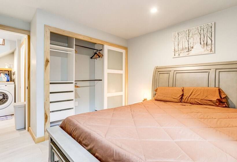 Seattle Sanctuary W/ Sweeping Views, Walk To Beach