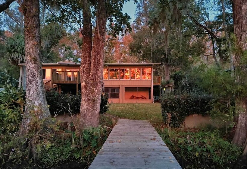 The Otter House On Suwannee River Near Cedar Key