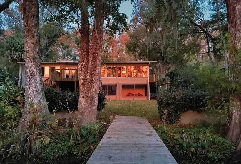 The Otter House On Suwannee River Near Cedar Key