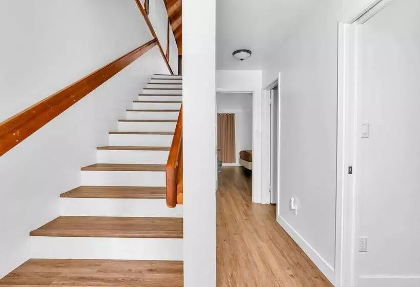 Timber Lodge Yosemite Enveloped In Nature!