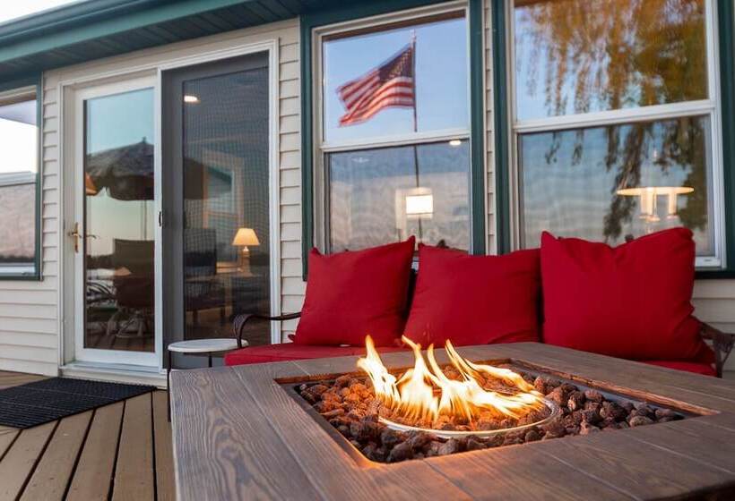 Water S Edge Retreat