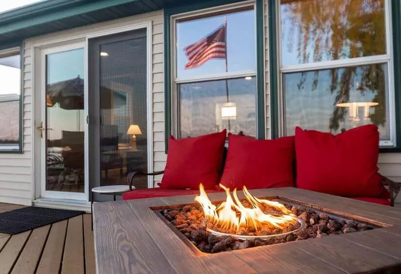 Water S Edge Retreat