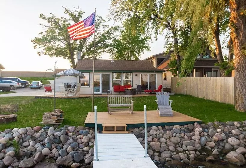 Water S Edge Retreat