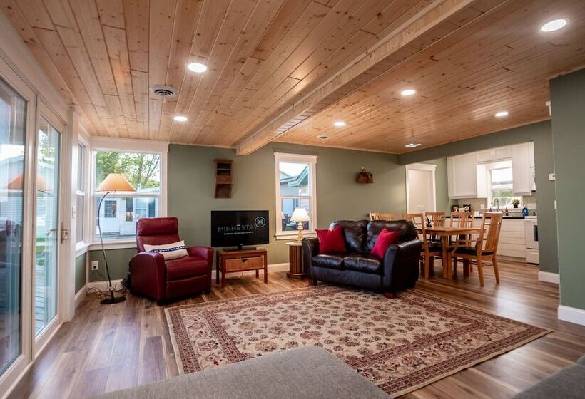 Water S Edge Retreat