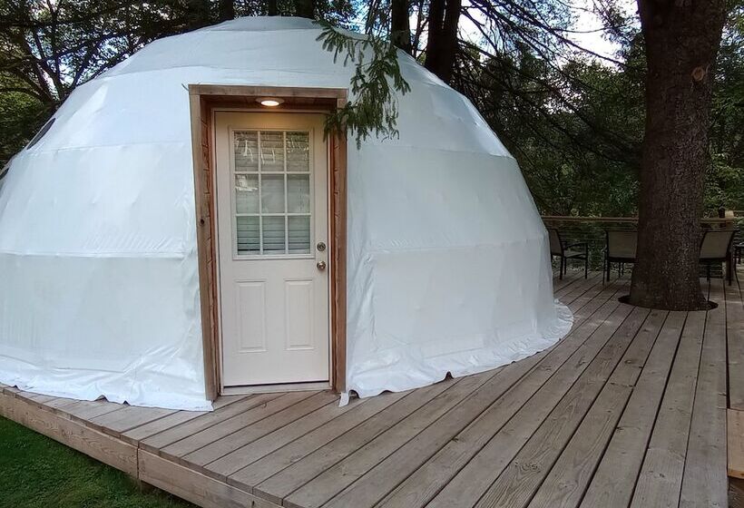 Glampout Resort   Elk River