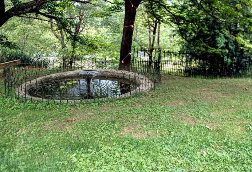 Glampout Resort   Elk River