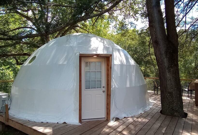 Glampout Resort   Elk River