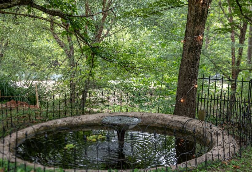 Glampout Resort   Elk River