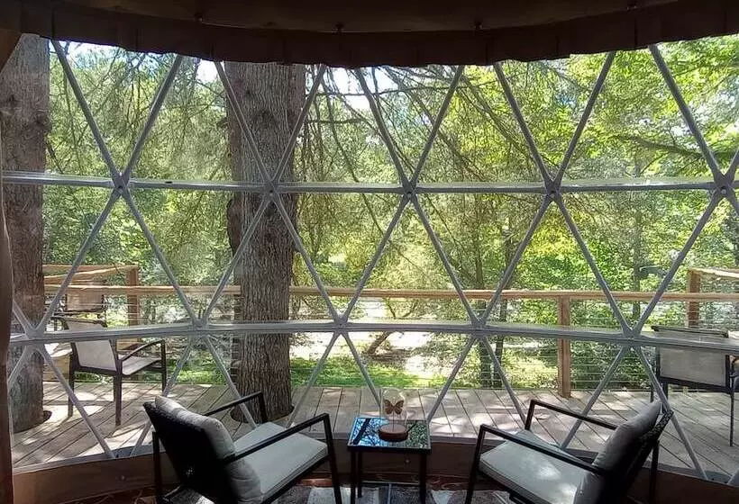 Glampout Resort   Elk River