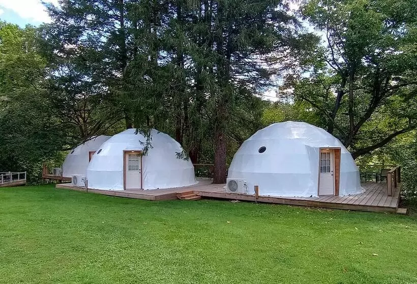 Glampout Resort   Elk River