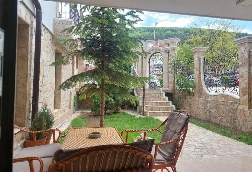 Family Hotel Rai