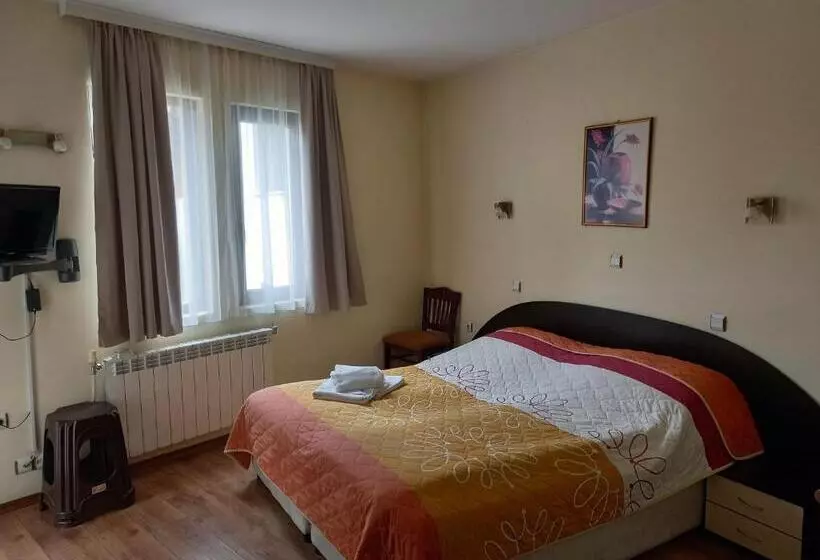 Hotelli Guest House Skabrin