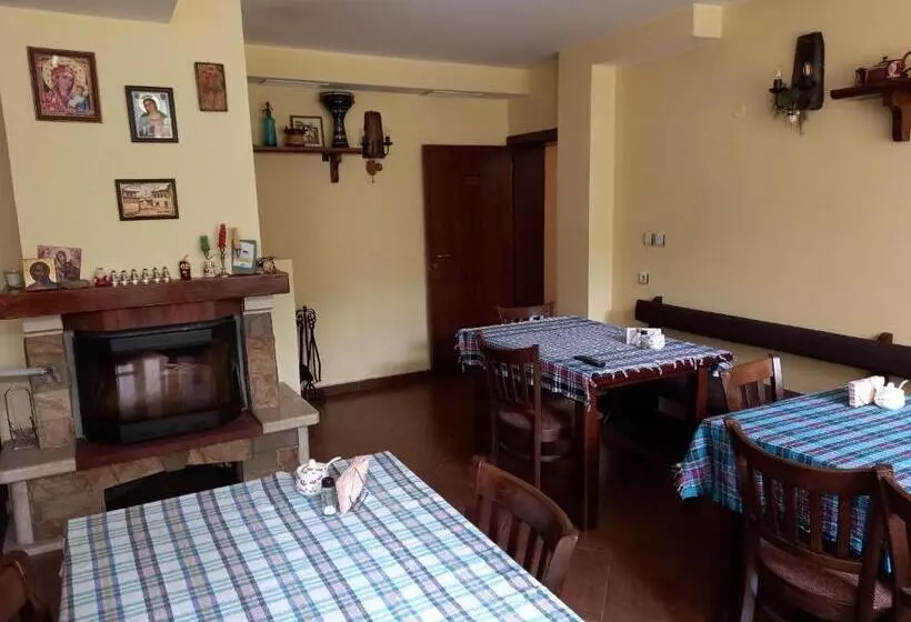 Hotelli Guest House Skabrin