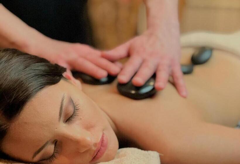 Maxi Park Hotel & Spa