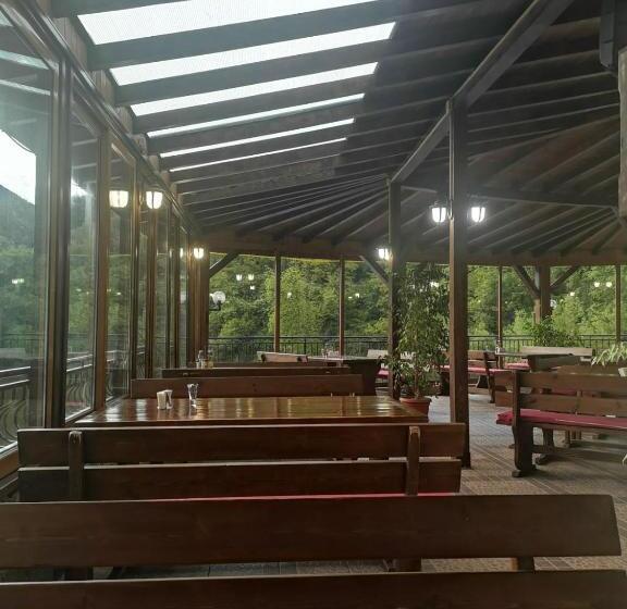 בית מלון כפרי Ribkata Family