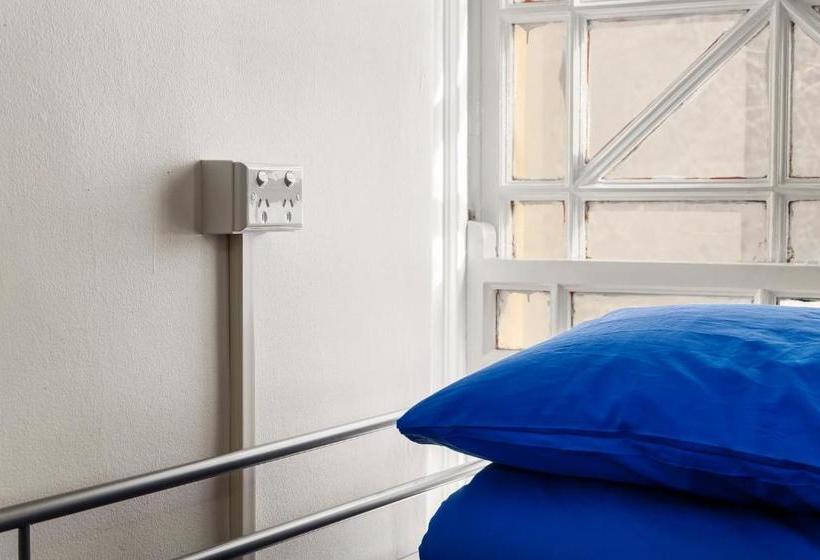 호스텔 Mad Monkey Melbourne