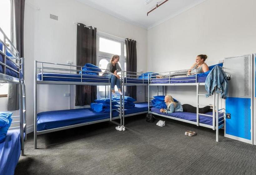 호스텔 Mad Monkey Melbourne