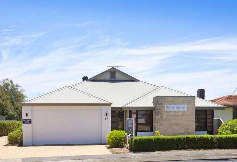 Baudins Of Busselton Bed And Breakfast Adults Only