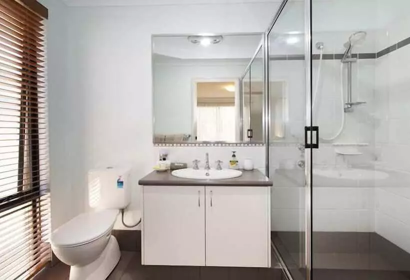 Baudins Of Busselton Bed And Breakfast   Adults Only