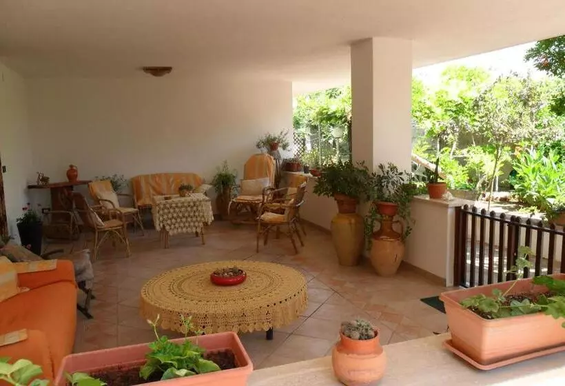 تختخواب و صبحانه Bed&breakfast L Oasi