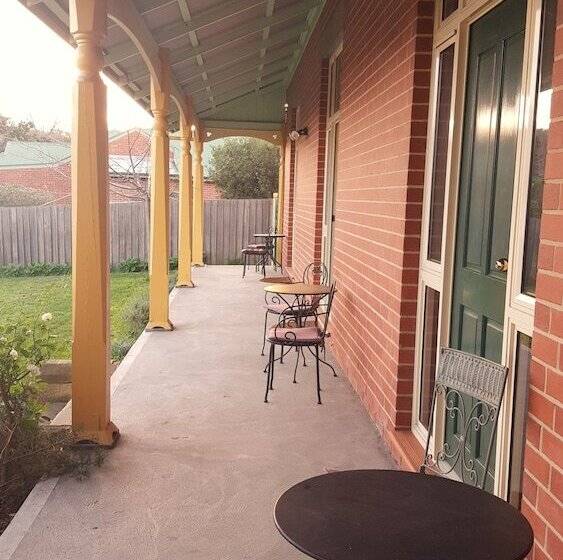 住宿加早餐  Orana House