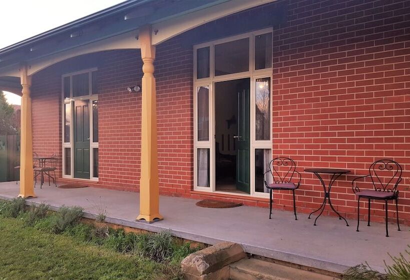 住宿加早餐  Orana House