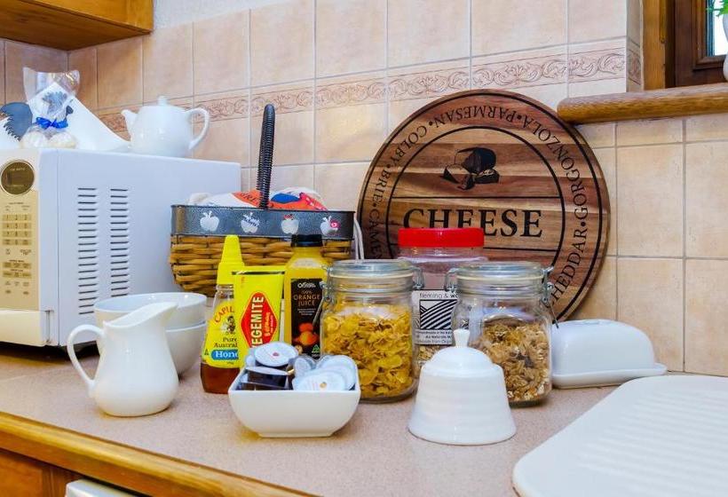 Country Pleasures Bed And Breakfast