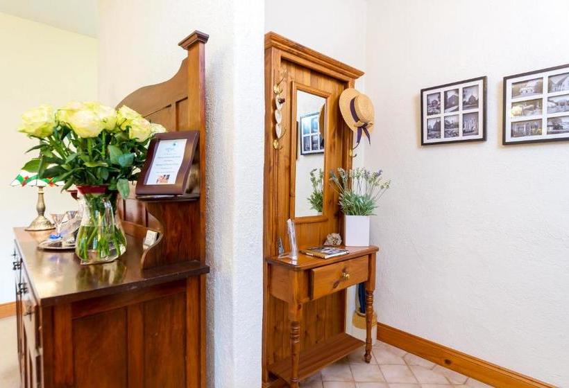 Country Pleasures Bed And Breakfast