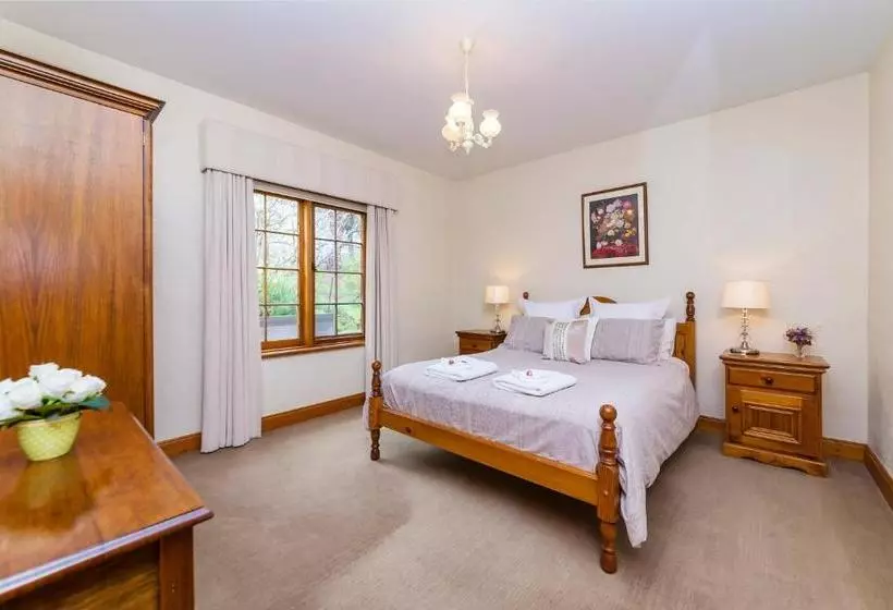 Country Pleasures Bed And Breakfast