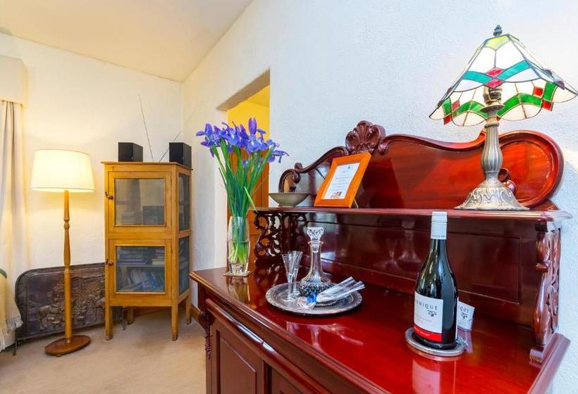 Country Pleasures Bed And Breakfast