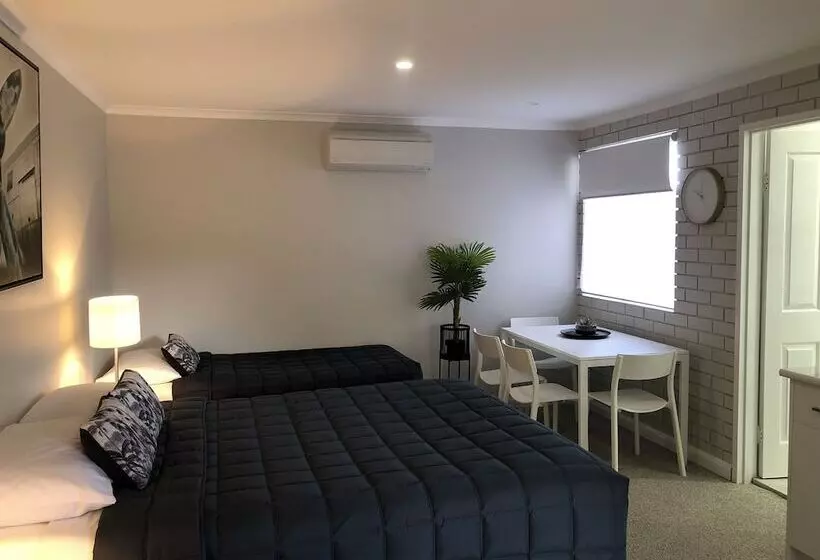 Estelle Kramer Motel