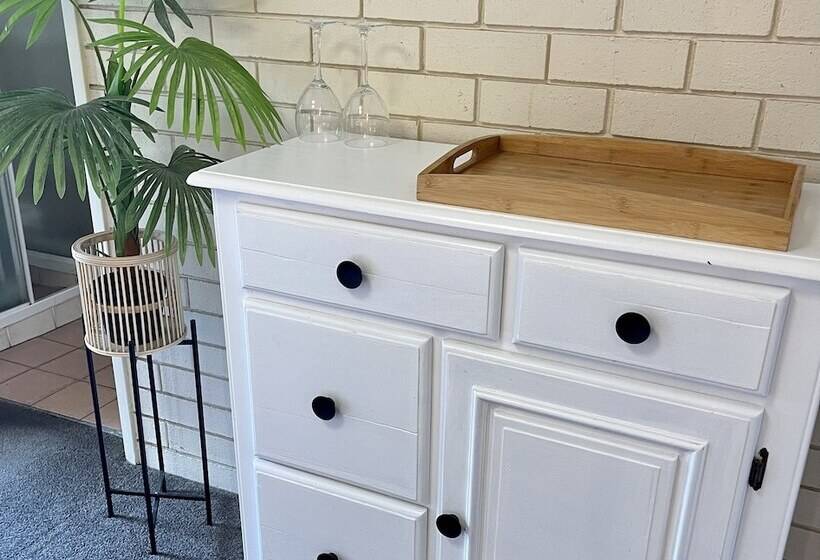 Estelle Kramer Motel