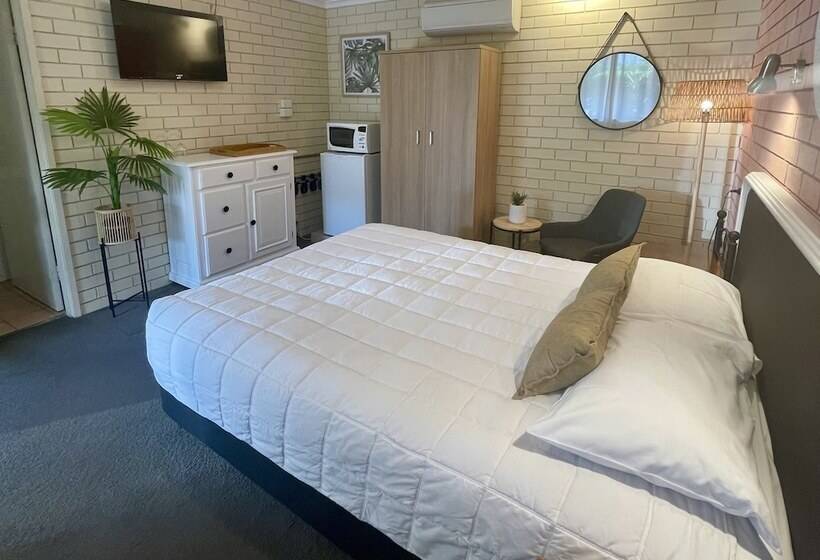 Estelle Kramer Motel