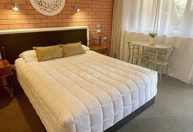 Estelle Kramer Motel