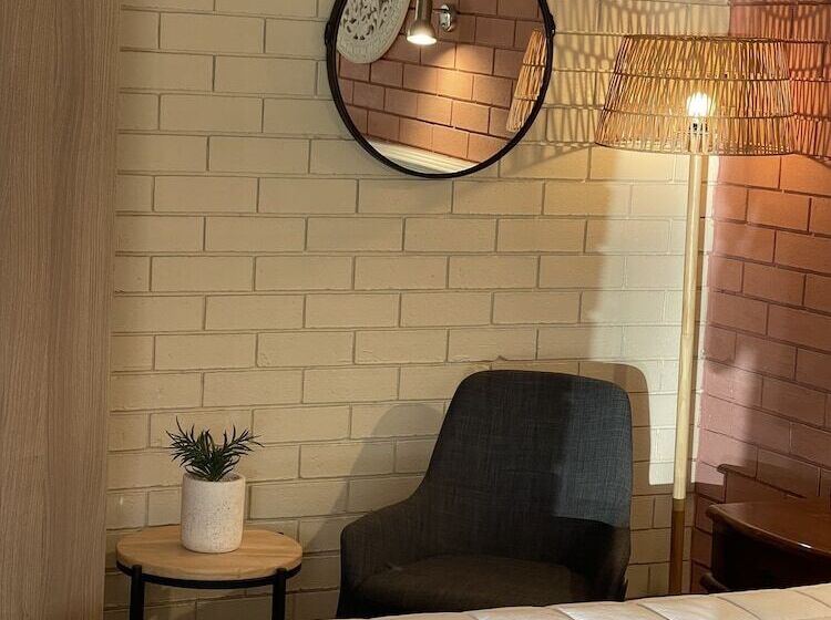 Estelle Kramer Motel