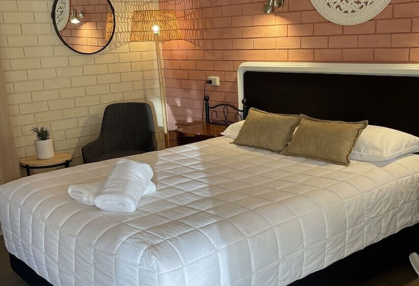 Estelle Kramer Motel