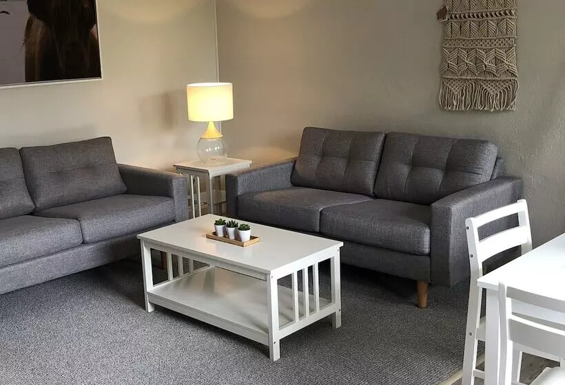 Estelle Kramer Motel