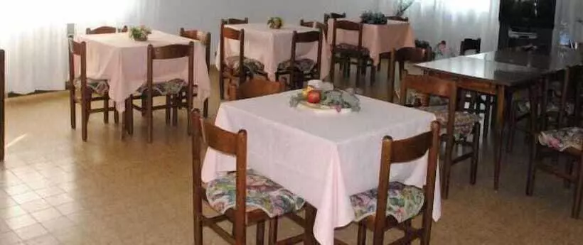 Hotelli Albergo Da Mario