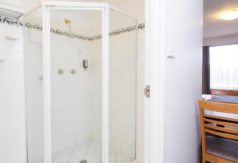 Alpha Hotel Canberra