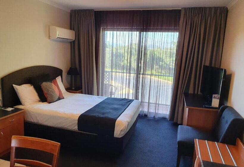 Alpha Hotel Canberra