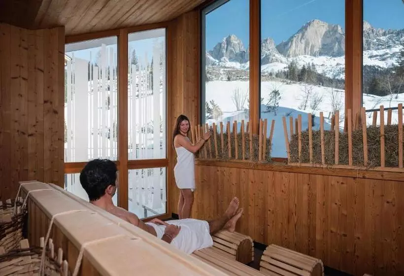 Hotelli Moseralm Dolomiti Spa Resort
