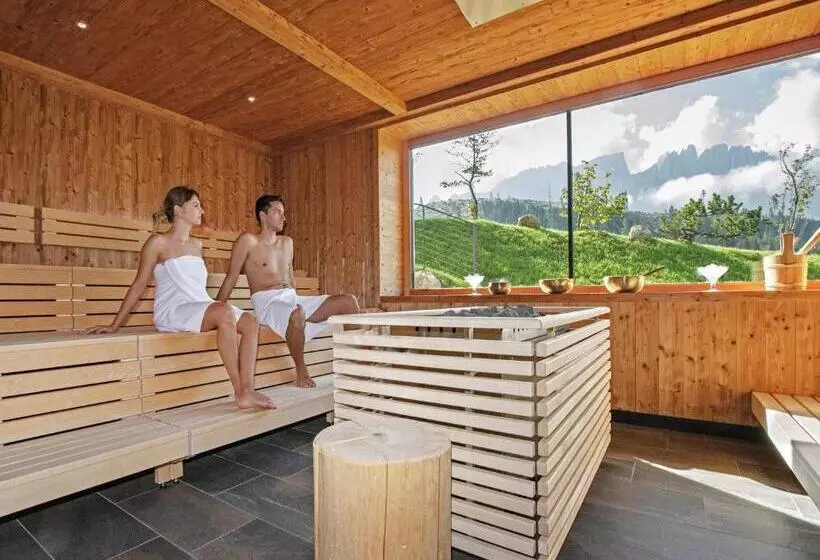 Hotelli Moseralm Dolomiti Spa Resort
