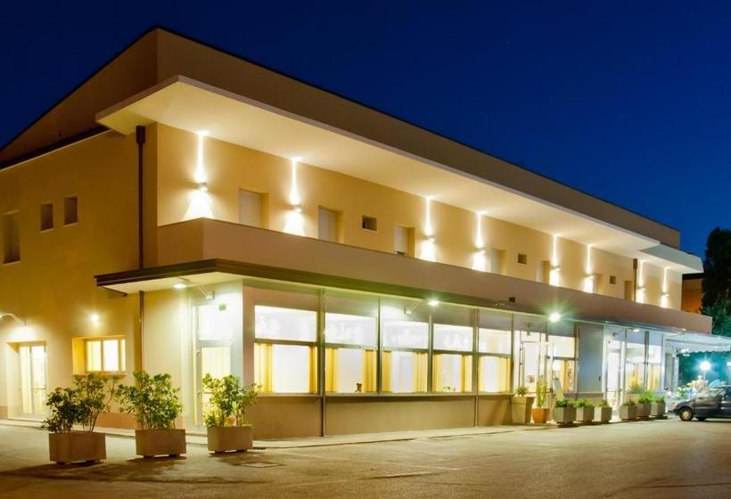 בית מלון כפרי Ristorante Cesare