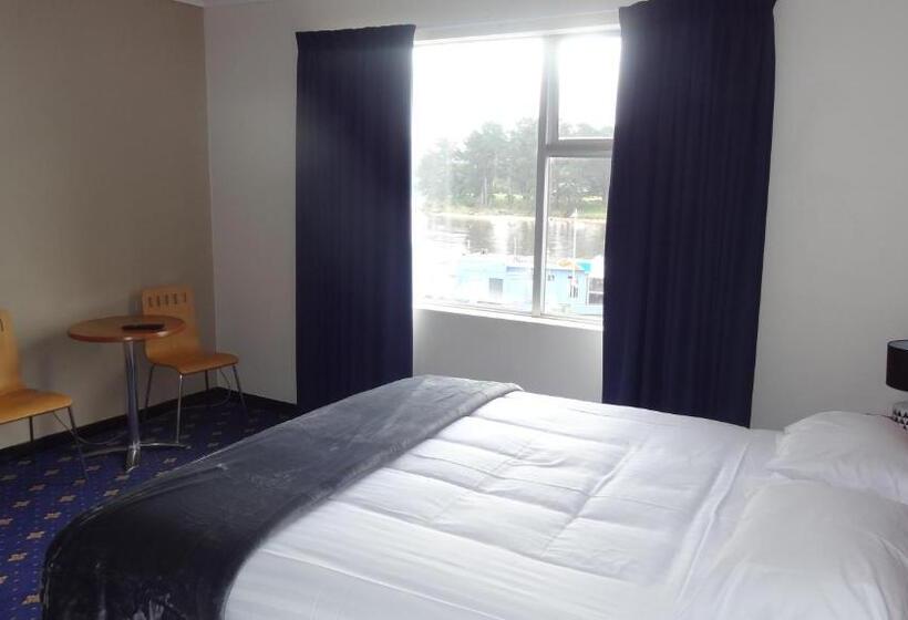 The Wharf Hotel Wynyard