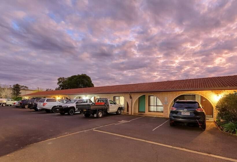 מוטל Forest Lodge Motor Inn & Restaurant