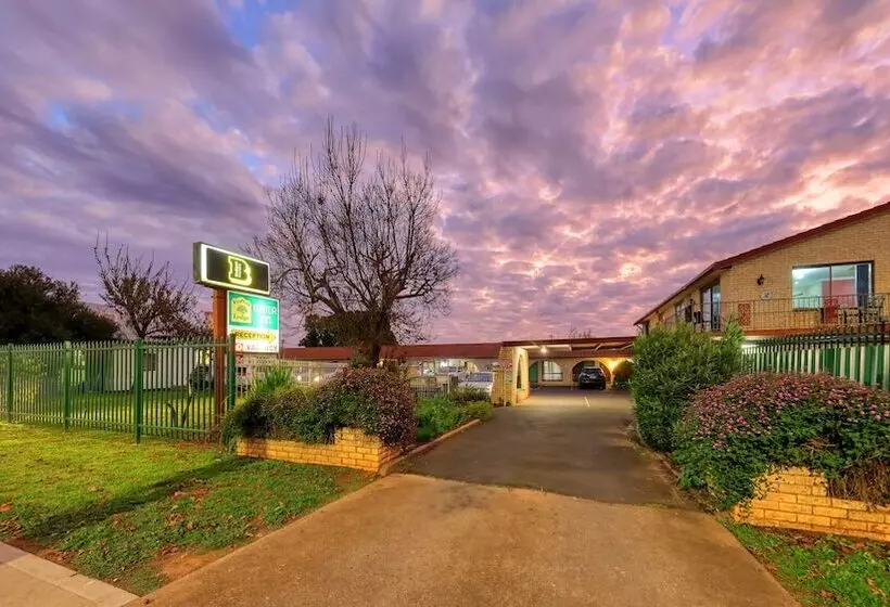 モーテル Forest Lodge Motor Inn & Restaurant